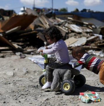 EspaƱa sigue liderando la pobreza infantil en la UE: 2,3 millones de niƱos en riesgo y una brecha social que no se cierra